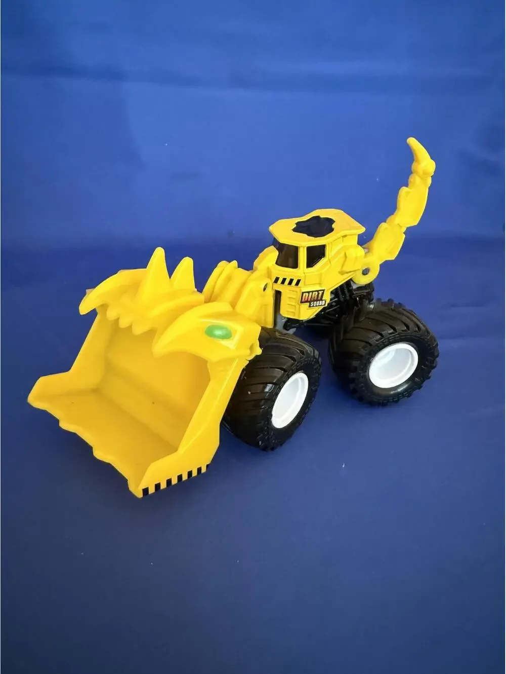 Monster Jam Dirt Squad SCOOPS Die-cast Vehicle
